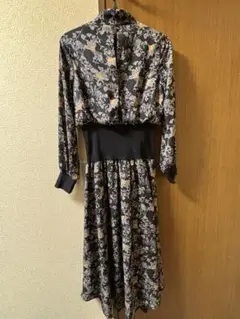 ※週末のみ出品 MURUA ムルーア Lily flowerイレヘムワンピース