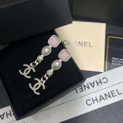 A38 CHANEL ヴィンテージ チャーム 揺れるパールピアス ココマーク