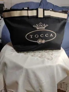 TOCCA トッカ 黒×白リボンロゴ入りハンドバッグ