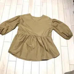 今日だけ価格。未使用品。kuricaブラウンベージュ綿混七分袖チュニックブラウス