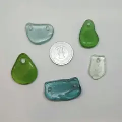 穴あきシーグラス5個　つや有り