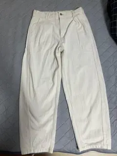 GU白パンツ
