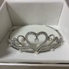 TSUTSUMI　ティアラ　結婚式　パール　ハート　ゆれる石　シルバー