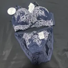 Item thumbnail for item f0cc75fb-3f14-47fb-9df2-fd9885c2946d