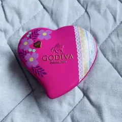 GODIVA ハート型缶