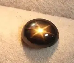 天然ブラックスターサファイア 3ct±
