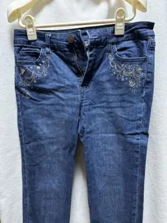 axes femme 刺繍ダークブルーデニムパンツ