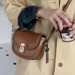 ステッチショルダーバック　ブラウン