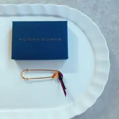 ヒューマンウーマン スカーフ留め