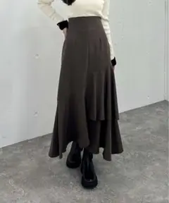 【ほぼ新品】archives アシメラッフルティアードスカート