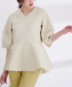 Ur's ふくれジャガード Vネック トップス