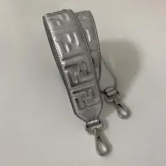 ストラップユー フェンディ fendi シルバー ズッカ柄 ピーカブー