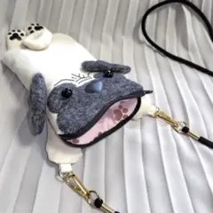 パグのスマホショルダーポーチ②