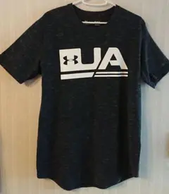 ☆Under Armour ダークグレー Tシャツ 半袖 ☆送料込み