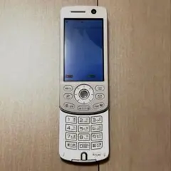 ドコモ docomo D903i ホワイトガラケー 携帯 充電機付
