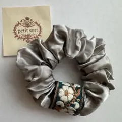 【2点ご購入で1000円】インド刺繍リボンシュシュ No.581