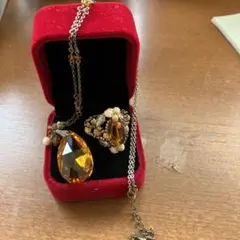 オレンジクリスタルペンダントネックレスと指輪のベアー