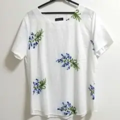 花柄刺繍 ホワイト 半袖Tシャツ