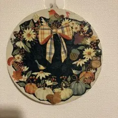 秋の花と果物の木製リース