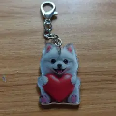 新品未使用の可愛いワンチャンのキーホルダーです