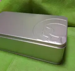 北欧　イヤマちゃんのシルバー缶　クッキー缶