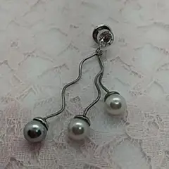 パールピンブローチ