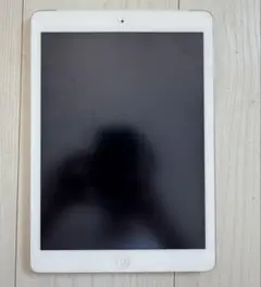 iPad Air A1475 本体のみ 16GBシルバー 初期化済み 不具合あり