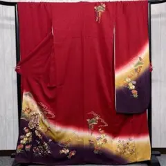 赤色の刺繍の振袖 着物 晴れ着 成人式 金駒刺繍