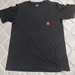 ☆UT ブラックTシャツ エルモ Mサイズ☆