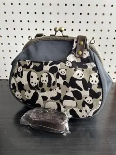 ＊ハンドメイド＊　可愛い25口金ショルダーがま口バッグ　パンダ×グレー