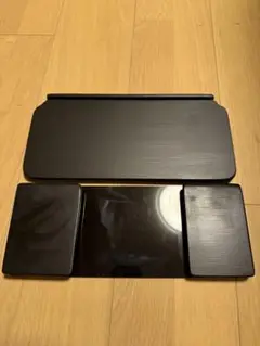 MX Keys miniのベースプレート Magic Trackpad Pレスト