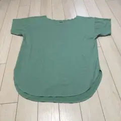 今日だけ価格。ユニクロエアリズムのエメラルドグリーンのカットソーチュニック