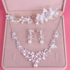 結婚式イヤリング/ピアス・ネックレス・ヘッドドレス パールアクセサリー3点セット