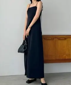 バックストラップデザインサテンキャミワンピース　新品未使用　タグ付き