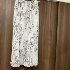 ロングスカート　ジーナシス