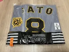 阪神タイガース　佐藤輝明　ビジター　Oサイズ