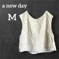 a new day【M】ノースリーブトップス バックボタンタイプベスト ベージュ