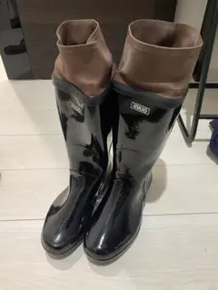 Item thumbnail for item b3739eb1-9841-43ec-bf54-8348d3314c8b