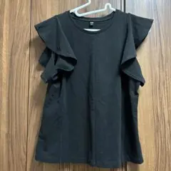 ユニクロ フリル付き黒半袖Tシャツ