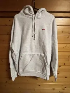 Supreme グレーパーカー　メンズ　レディース兼用