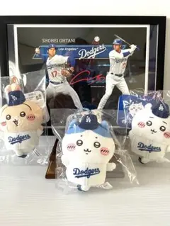 MLBコラボ　ちいかわ3体＆大谷翔平レプリカフォトセット