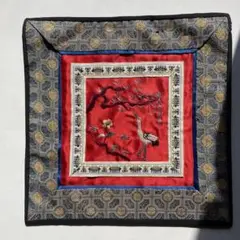鶴と花の刺繍シルク置物