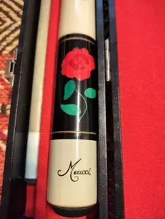 Meucciビリヤードキュー、JFlowersジャンプキューセット。 Meucciビリヤードキュー、JFlowersジャンプキューセット。