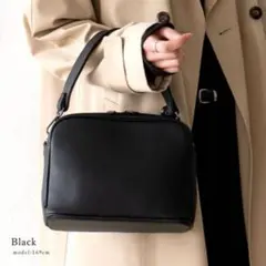 本革　スクエアハンドバッグ　ブラック