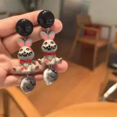 【新品】ゾンビうさぎとコウモリのイヤリング