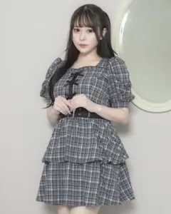 pium フロントリボンティアードミニワンピース