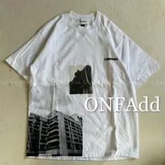 オンファッド（2） ホワイト Tシャツ グラフィックプリント　ボックスTシャツ