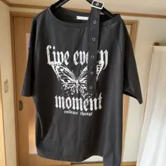 FUN 蝶グラフィック Tシャツ 半袖　ダークグレー