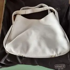 コーチ　coach 本革　ホワイトレザーショルダーバッグ