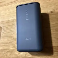 NTT docomo 黒の直方体型ルーター HR02